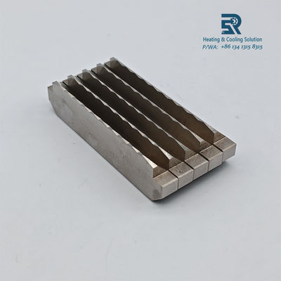 Bom preço. Estação de matriz de aleta de carvalho-vermelho de 12,7 x 31,75 mm, lâmina inferior ranhurada em fabricação de serpentina de condensador on-line